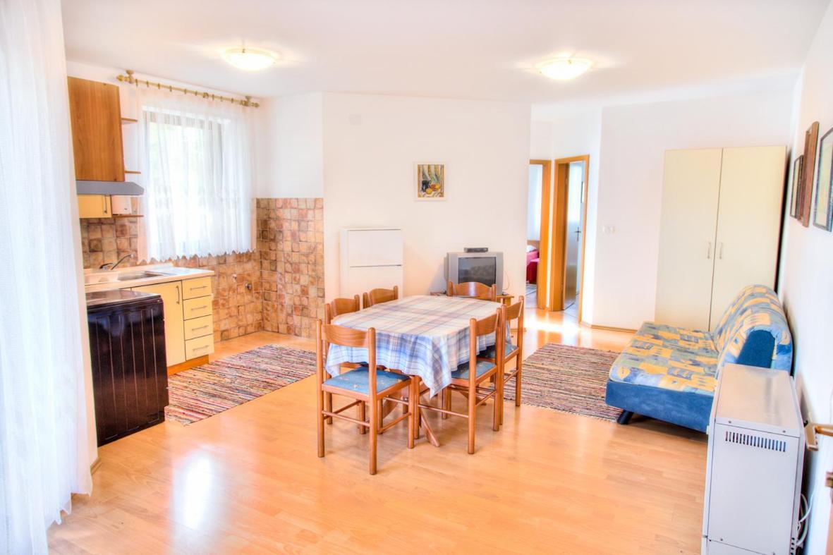 פאז'אנה Apartment Josip 2011 מראה חיצוני תמונה
