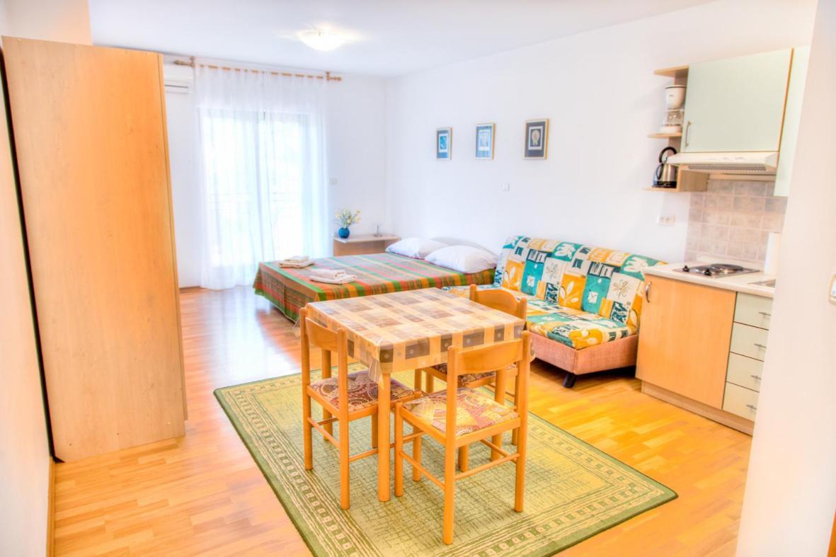 פאז'אנה Apartment Josip 2011 מראה חיצוני תמונה